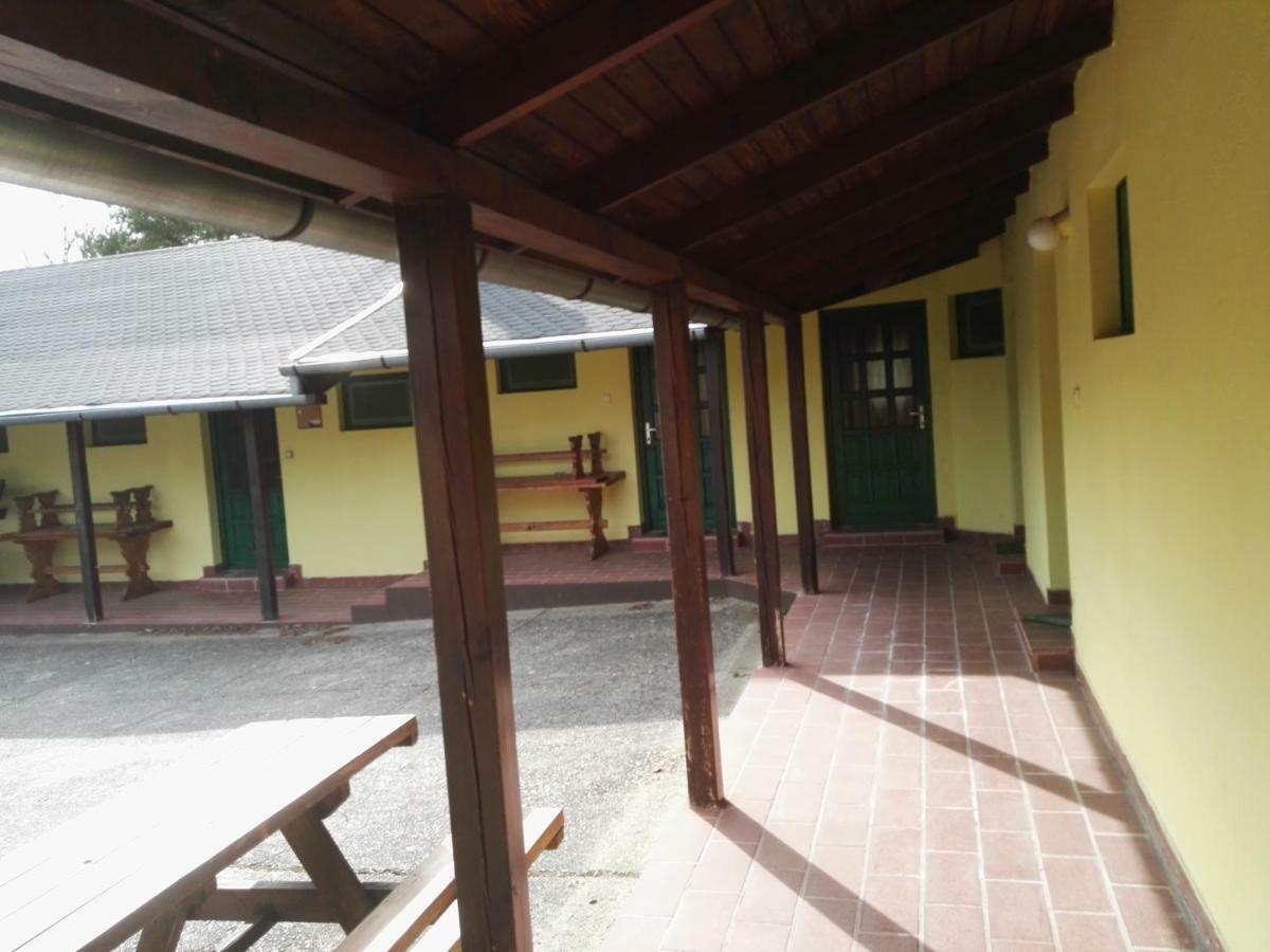 Vadasa Motel Es Etterem Hegyhátszentjakab Exterior foto